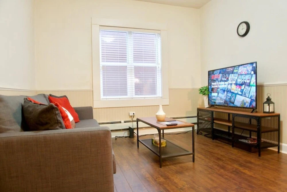 Comfy Downtown MJ Apartment w Parking Coffee Wifi