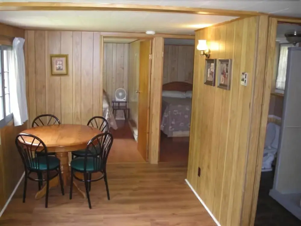Alton Lodges