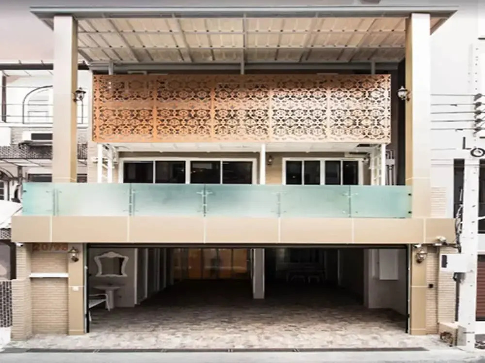 Residence at 49