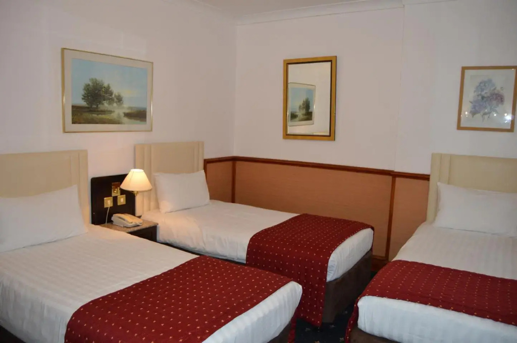 Holiday Villa Hotel