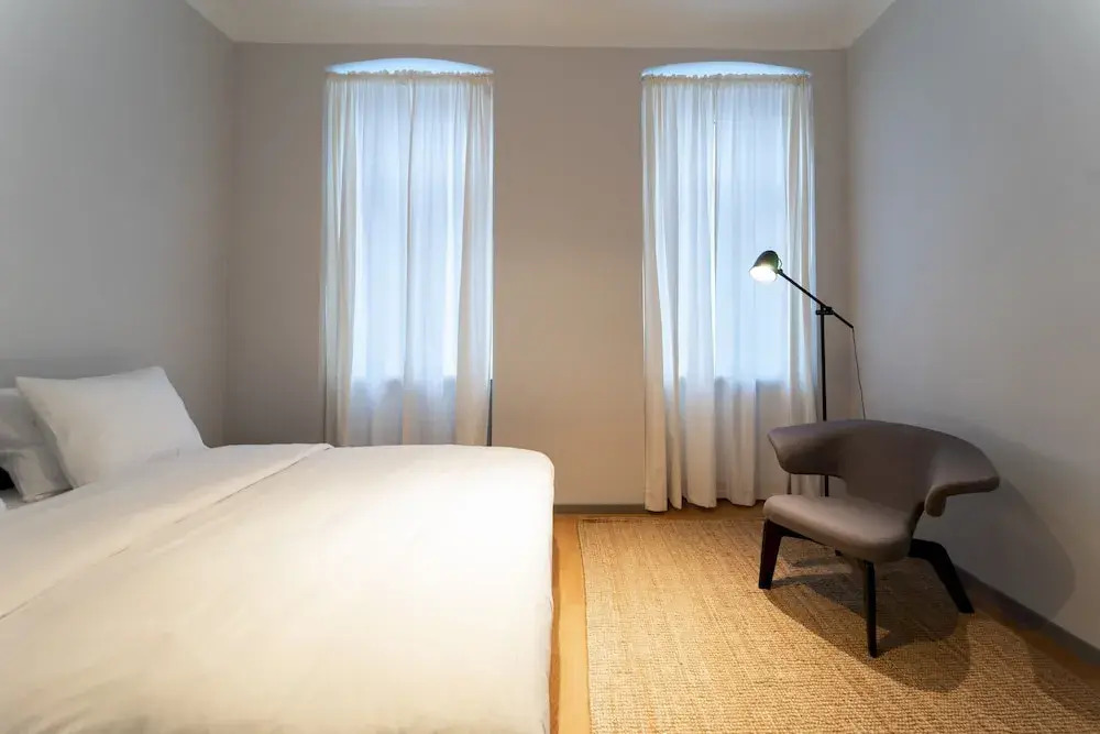 Modern and Bright Apartment - Close TO City Centre