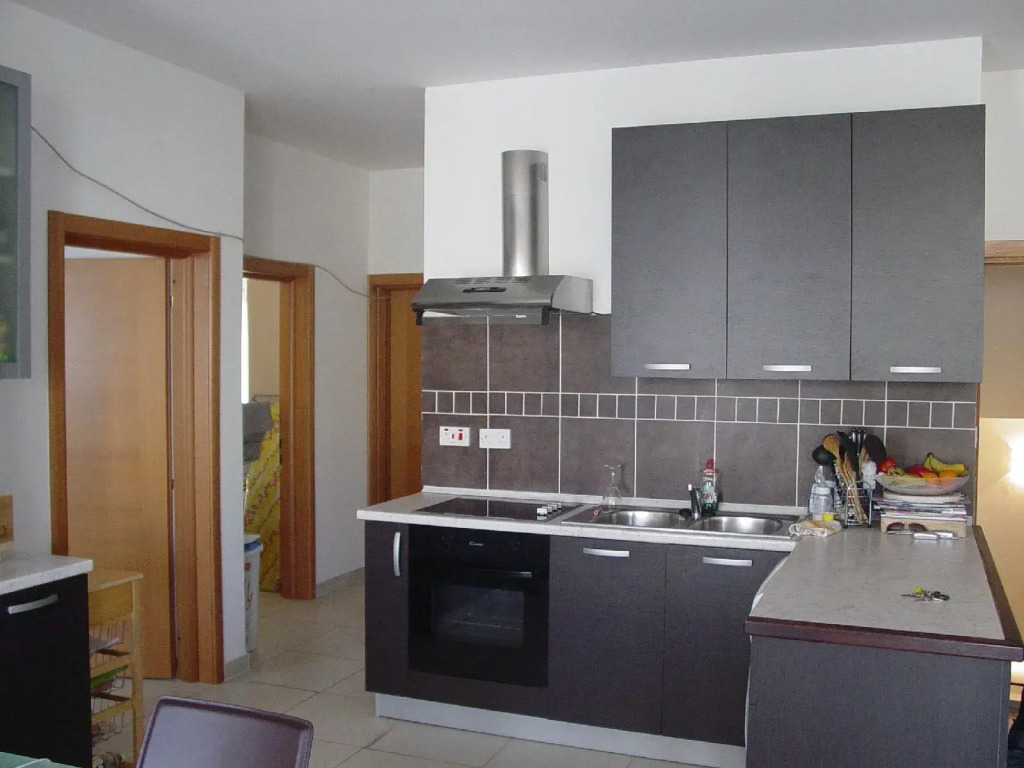 Eri Apartment E040
