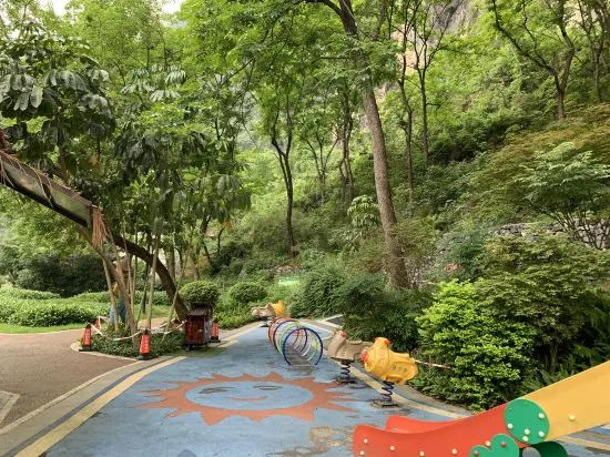 Guiyin Hotel (Yangshuo Songcheng Qiangu Scenery Area)