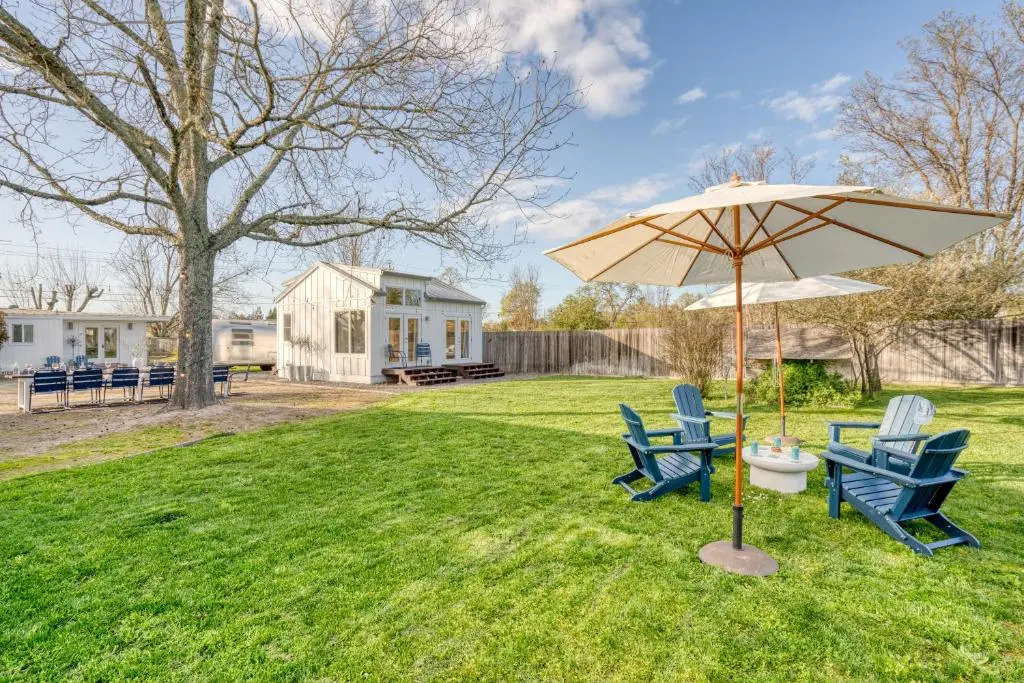 Coppola by Avantstay Explore The Wineries Near This Gorgeous Healdsburg Home w/ Bar & Large Yard