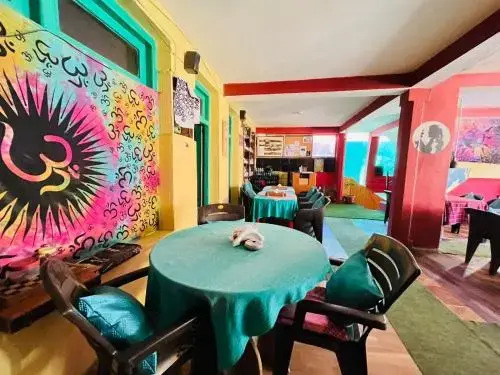 Non Stop Cafe Hostel & Stay