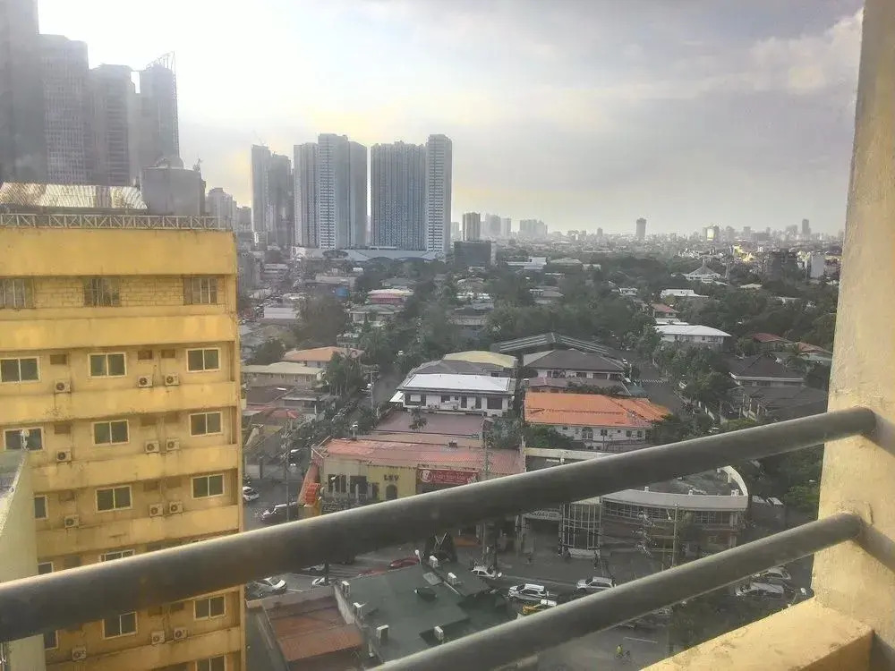 OYO 769 Poblacion Suites Polaris