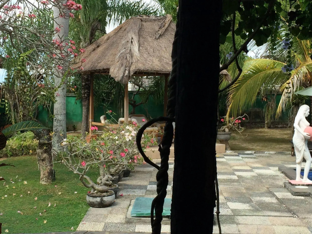Bona Village Inn