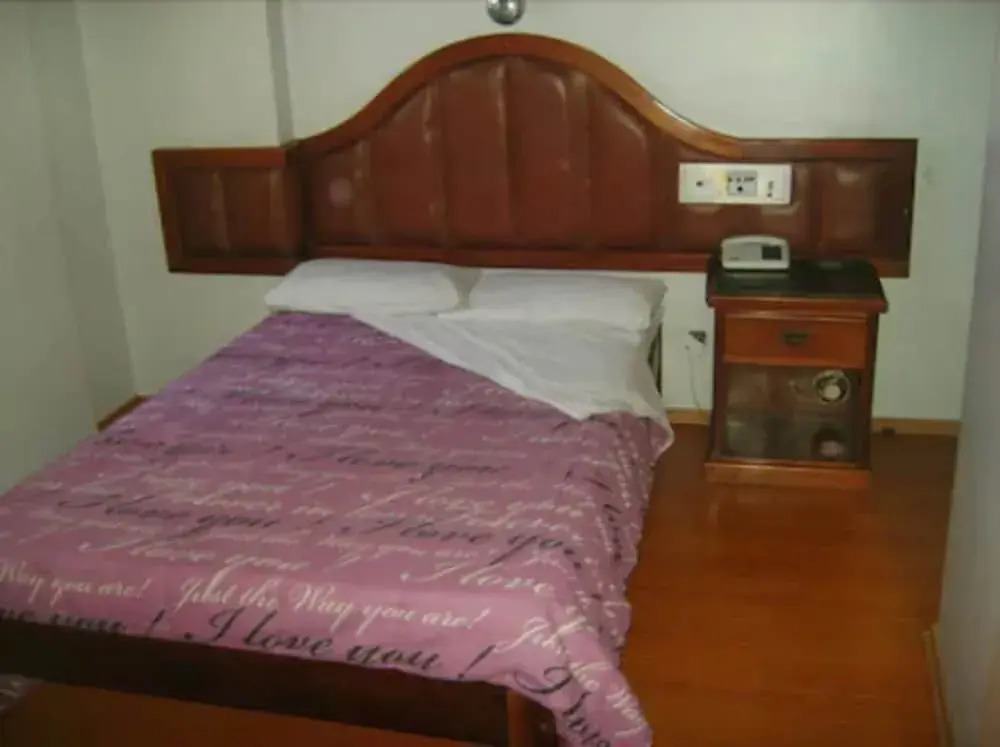 Reinales Plaza Hotel