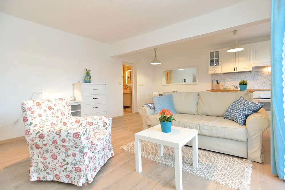 Apartment 1660