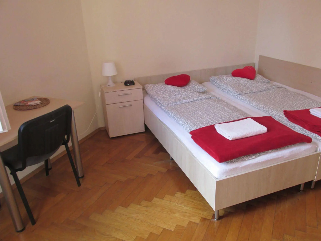 EURO-ROOM