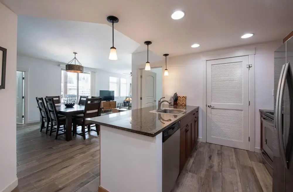 Premium Unit 4575-fraser Crossing/founders Pointe 2 Bedroom Condo