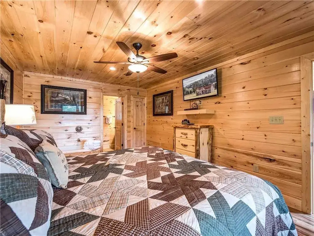 Smoky Mountain Dream - Five Bedroom Cabin