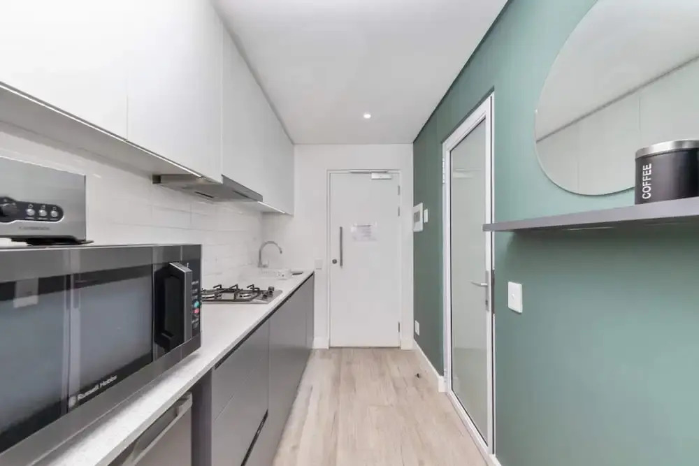 Stunning Studio Apartment With Balcony, Woodstock!