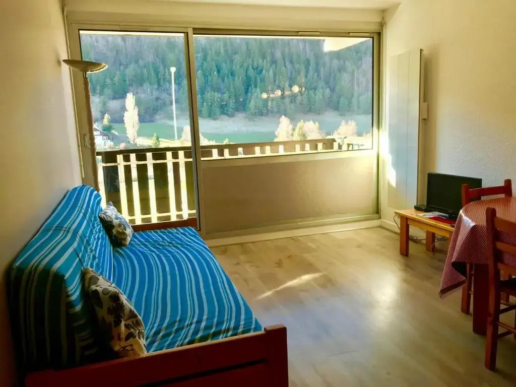 Studio cabine avec balcon, proche centre de Villard-de-Lans - FR-1-515-98