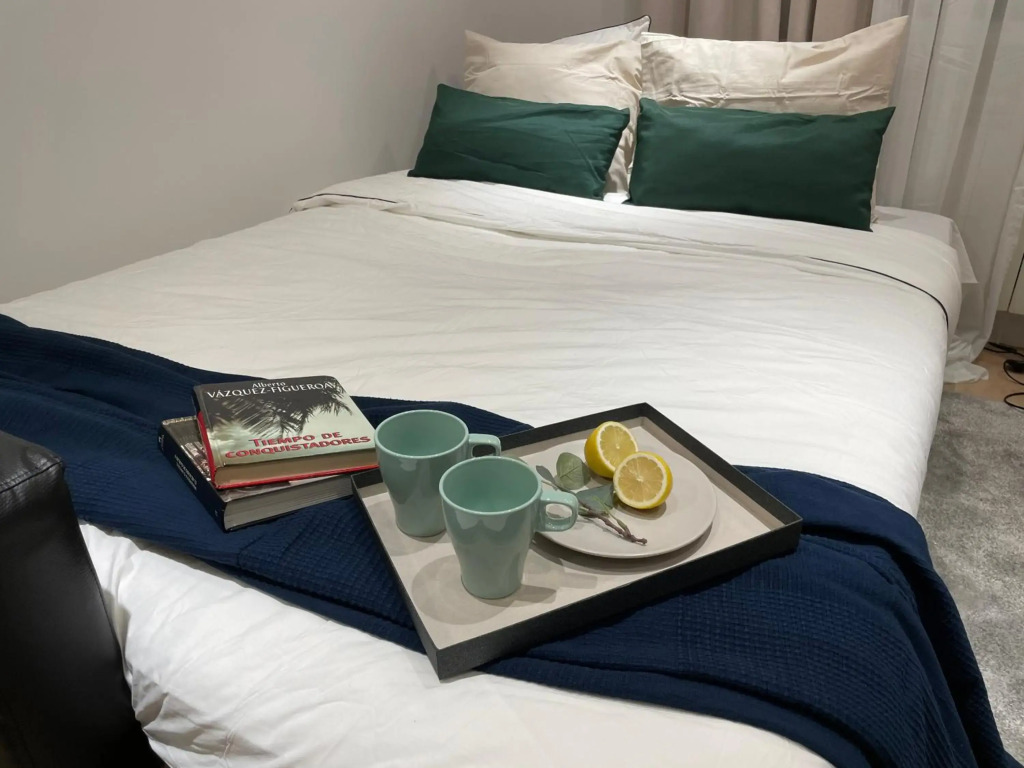 EdSam Madrid Apartments Black