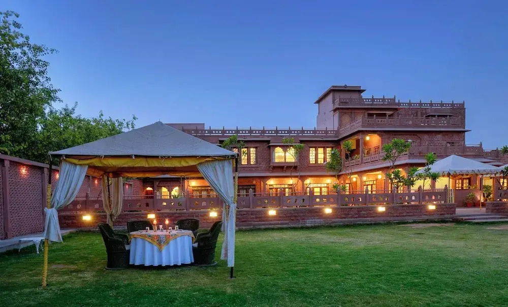 TreeHouse Rajbagh