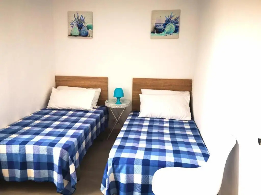 3 Bedroom 150 m from the beach
