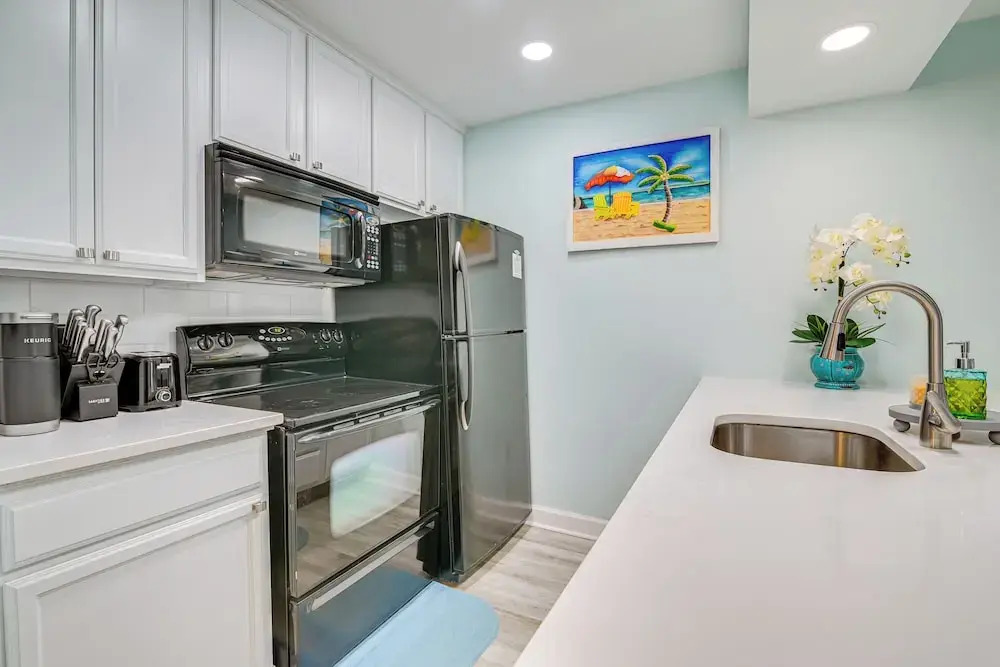 Cozy Myrtle Beach Getaway: 1 Block to Ocean!