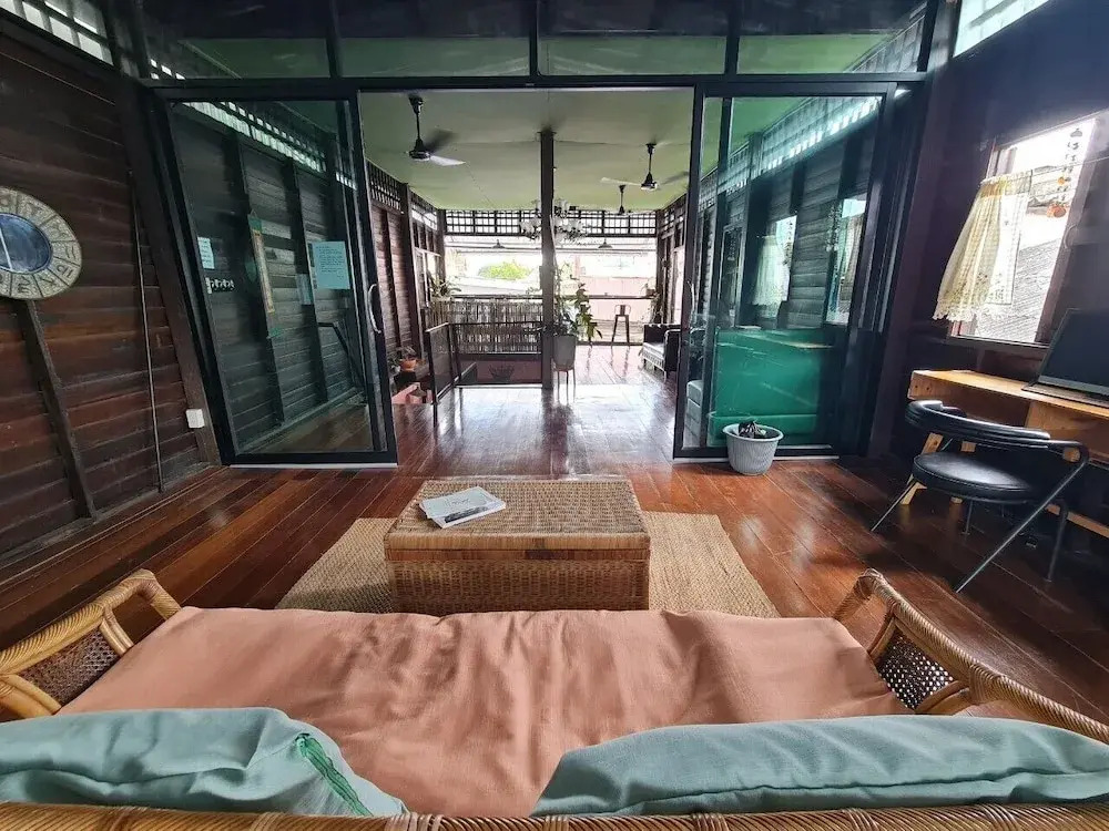 Non House Bangkok บ้านนอนโฮสเทล