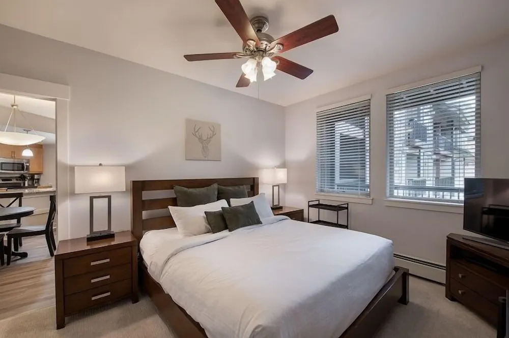 Premium Unit 3513- Fraser Crossing/founders Pointe 1 Bedroom Condo