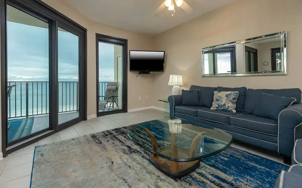 Phoenix Vii 71417 3 Bedroom Condo