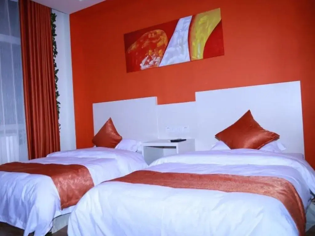 Shell Chengde Longhua County Xingzhou Road Hotel