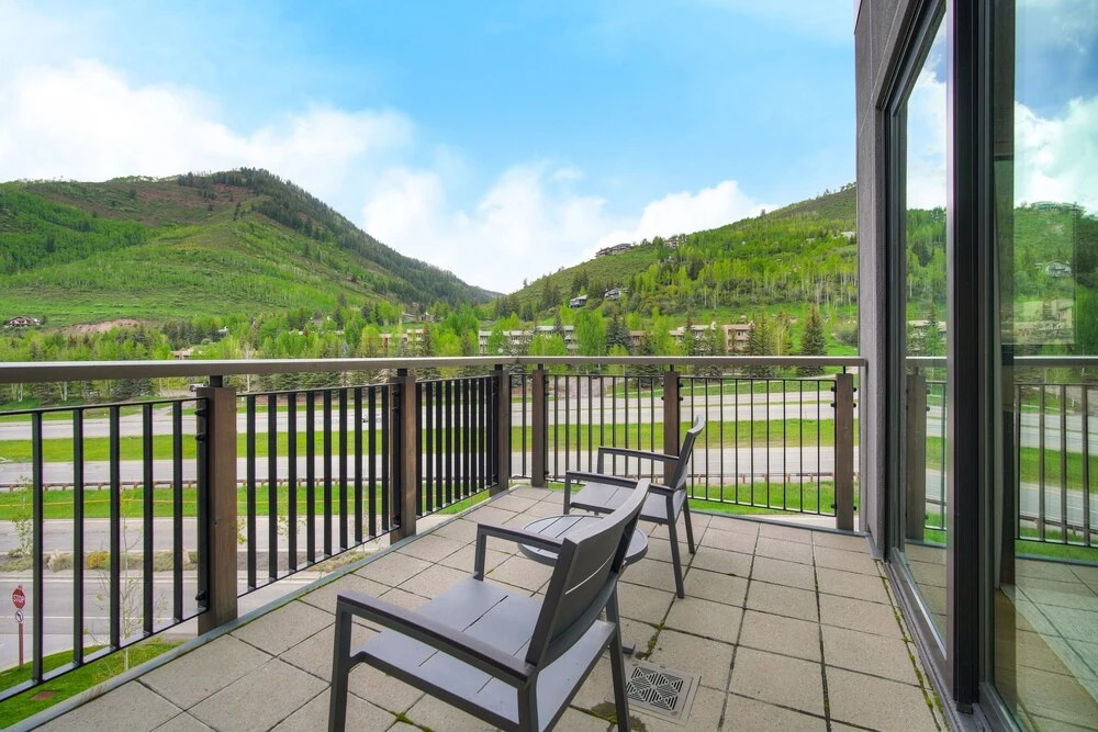 Chic 2 BR+Den Ritz-Carlton Condo with Valley Views by RedAwning - Save 20% on 7+ Nights!