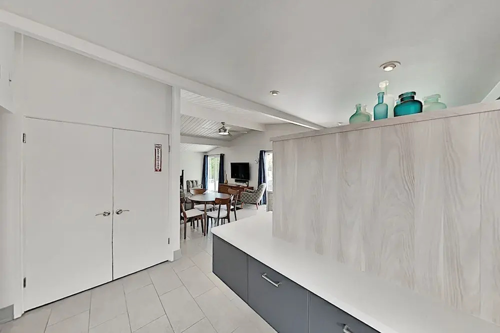 Sleek Alexander W/ Heated Pool, Near Downtown 3 Bedroom Home