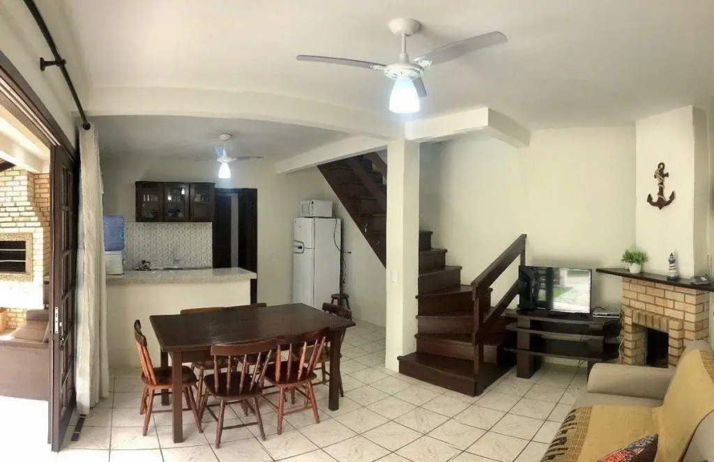 Casa para Família que Preza Pelo Conforto - Praia de Bombinhas - 2 dorms até 6 pessoas