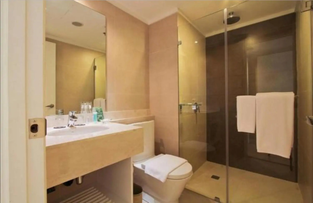 The B Hotel Alabang