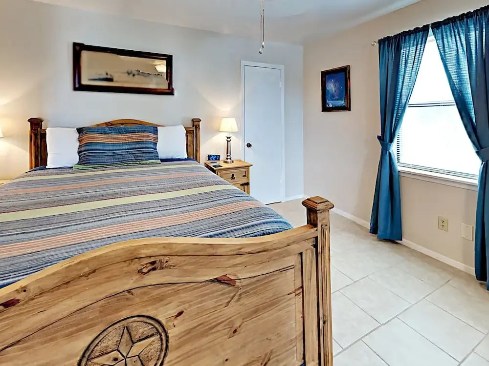 Loki Upper - One Bedroom Bungalow