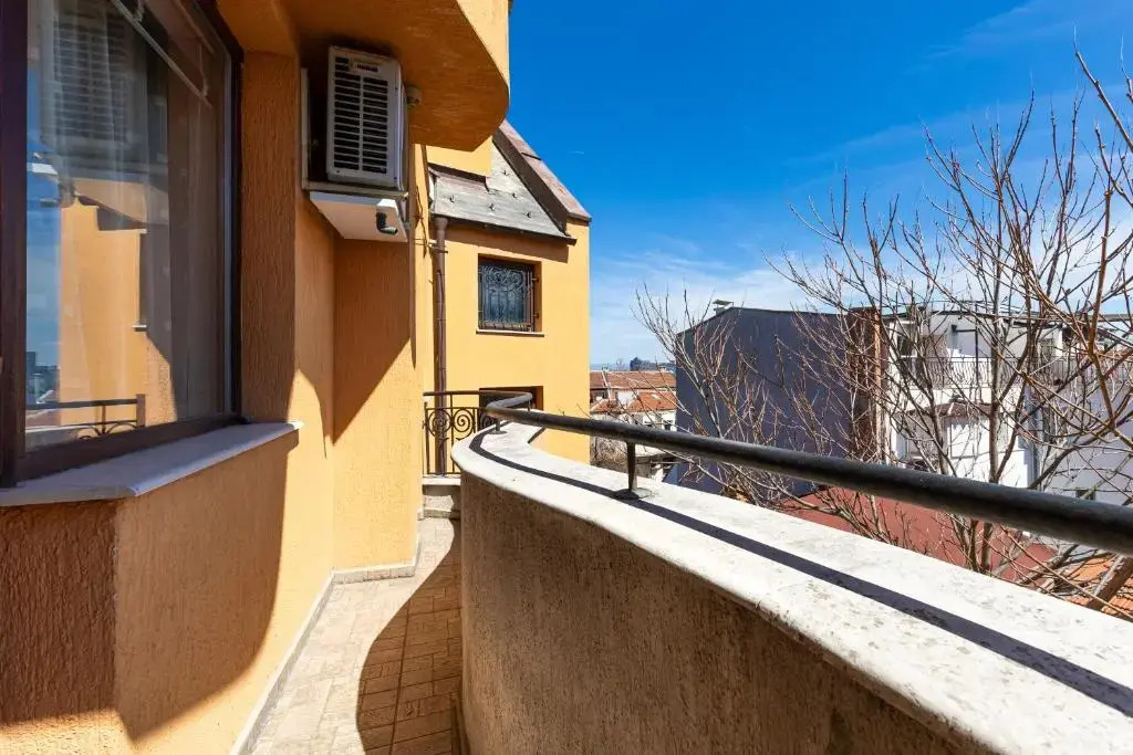Lovely 1BD Apartment close to the Summer Theatre