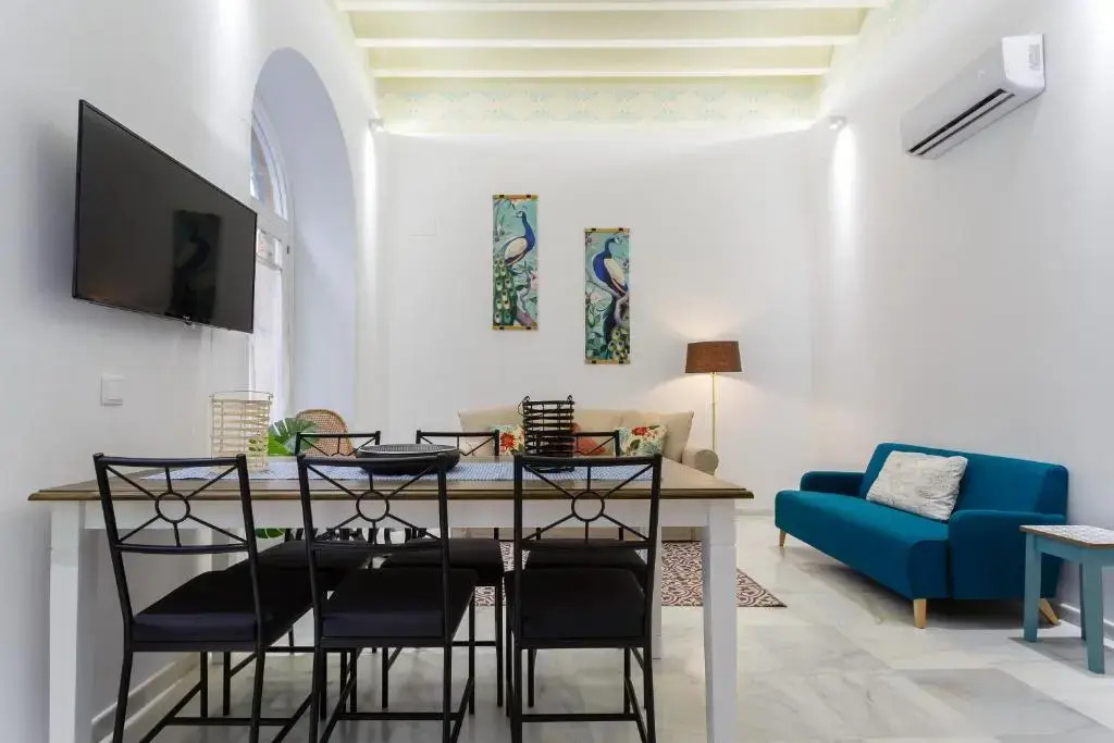 Casa del MALECON by Cadiz4Rentals