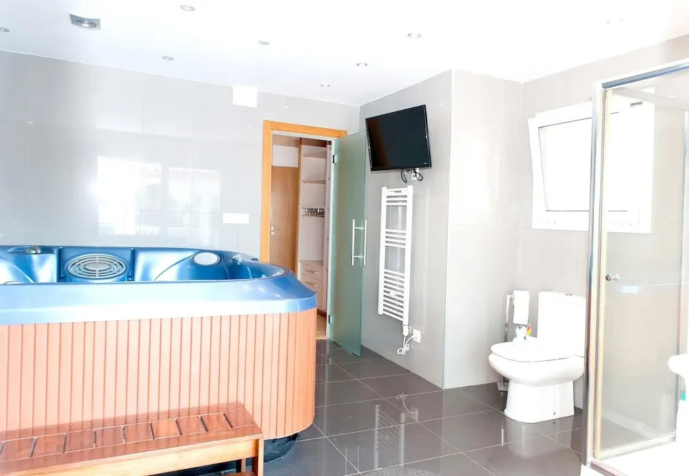 Villa With 5 Bedrooms in El Mas Fumats, With Private Pool, Enclosed Ga