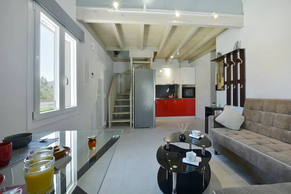 Villa Bratou Terra Sleeps 2 with Garden