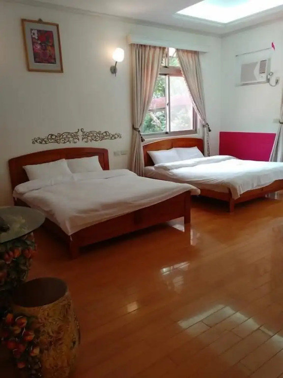 Lohas Gallery Long Stay Hostel
