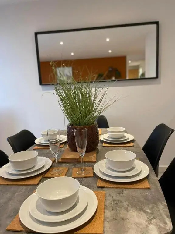 Paramount 105 by Mia Living 2 bedroom apartment with free parking