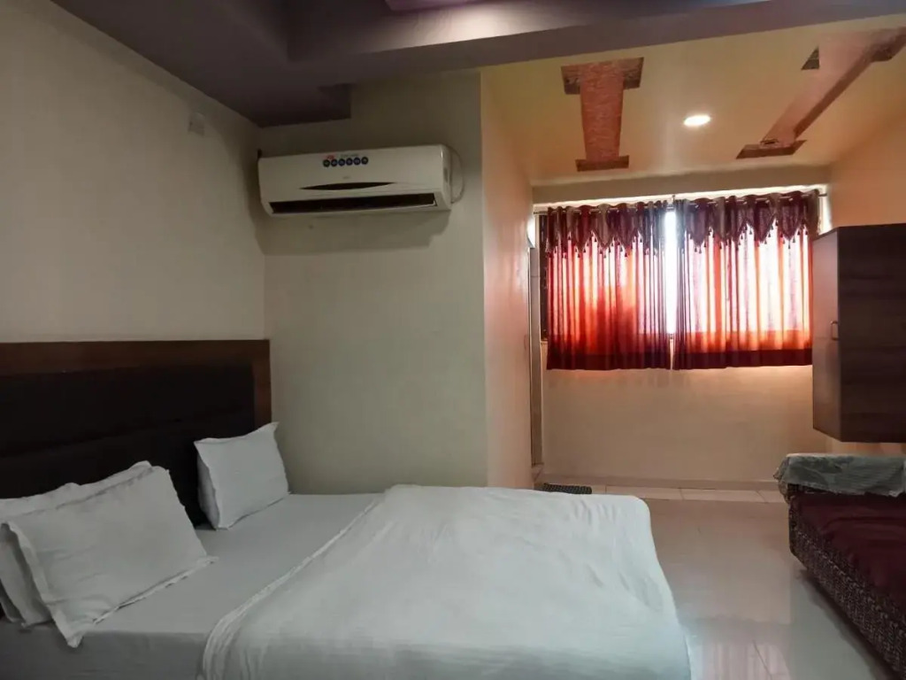 OYO Spot on  8592 Hotel Paras Palace