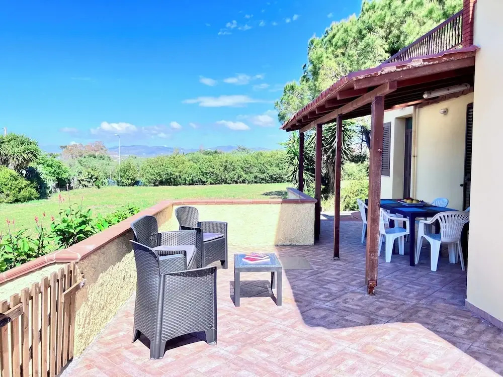 Apartment in Villa With Garden Close to the sea
