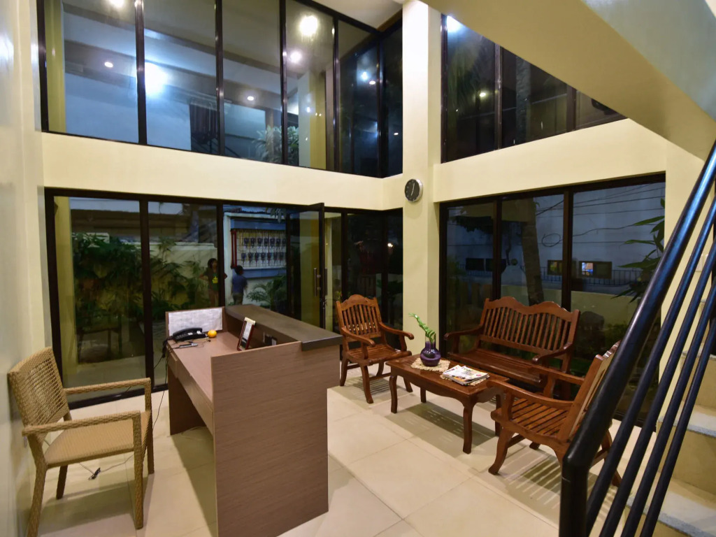 Anahaw Apartments Whitebeach