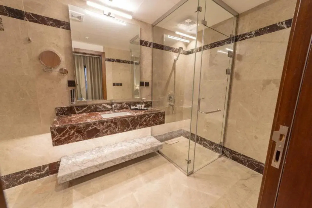 Five seasons Hotel & Spa