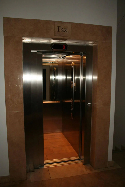 Adler Apartments