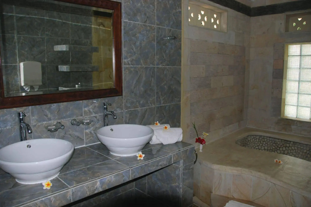 Dolphin Hotel Bali