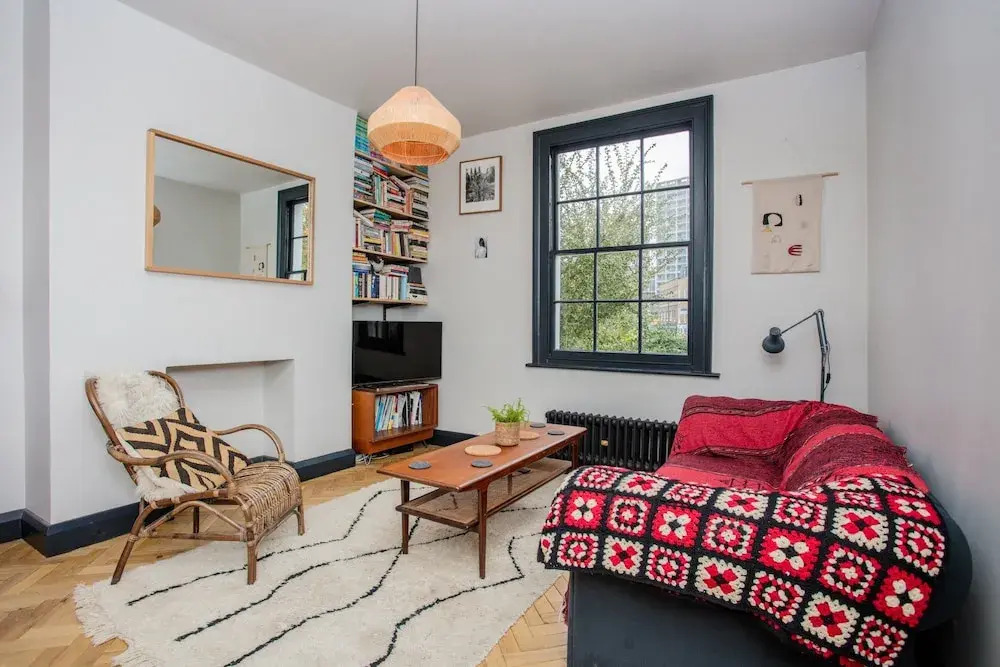 Stunning 2 Bedroom House in De Beauvoir Town