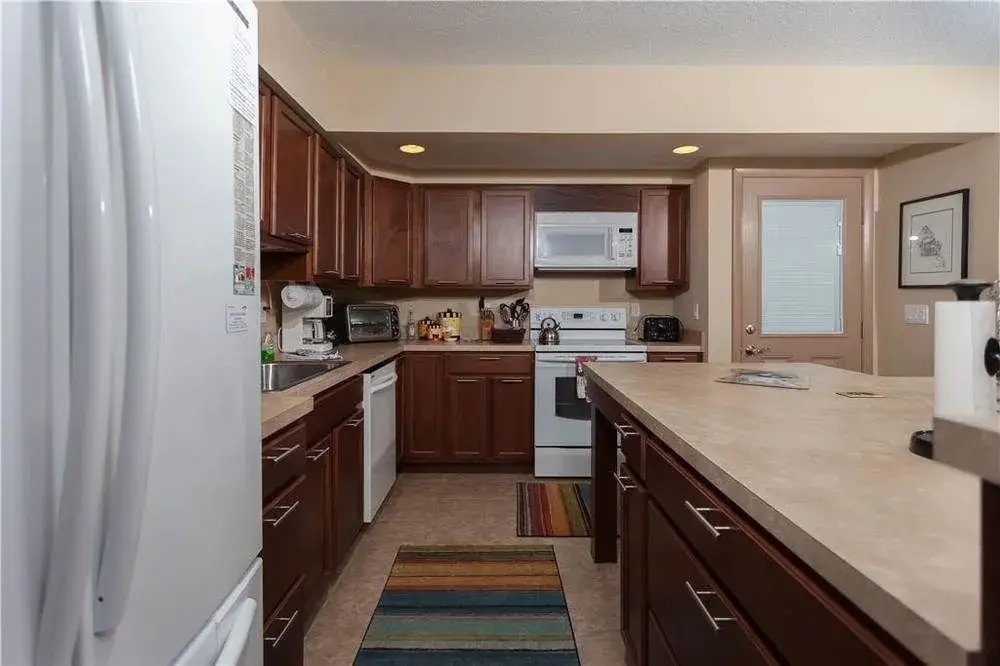 All You Need 2 Br home by RedAwning
