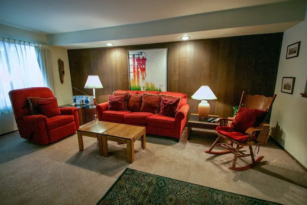 Horizons 4 189 Downtown Location On Shuttle Route, Great Complex Amenities by RedAwning