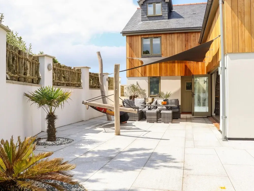 Sunset House