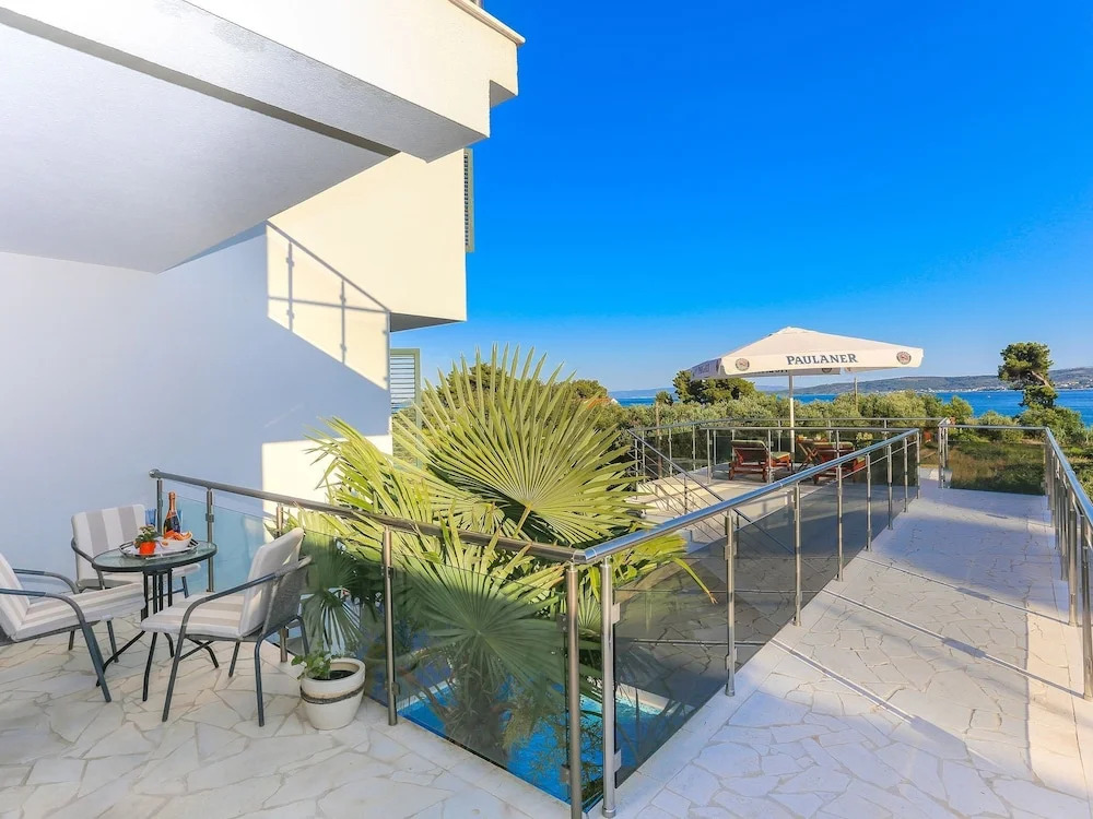 Wonderful 5 bedroom villa with private swimming pool, amazing sea view terrace