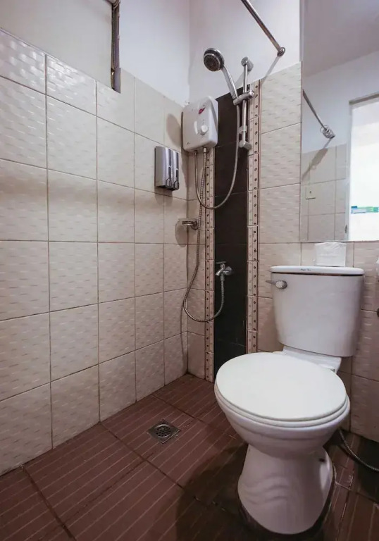 Junction Hostel, Poblacion Makati Avenue, Manila