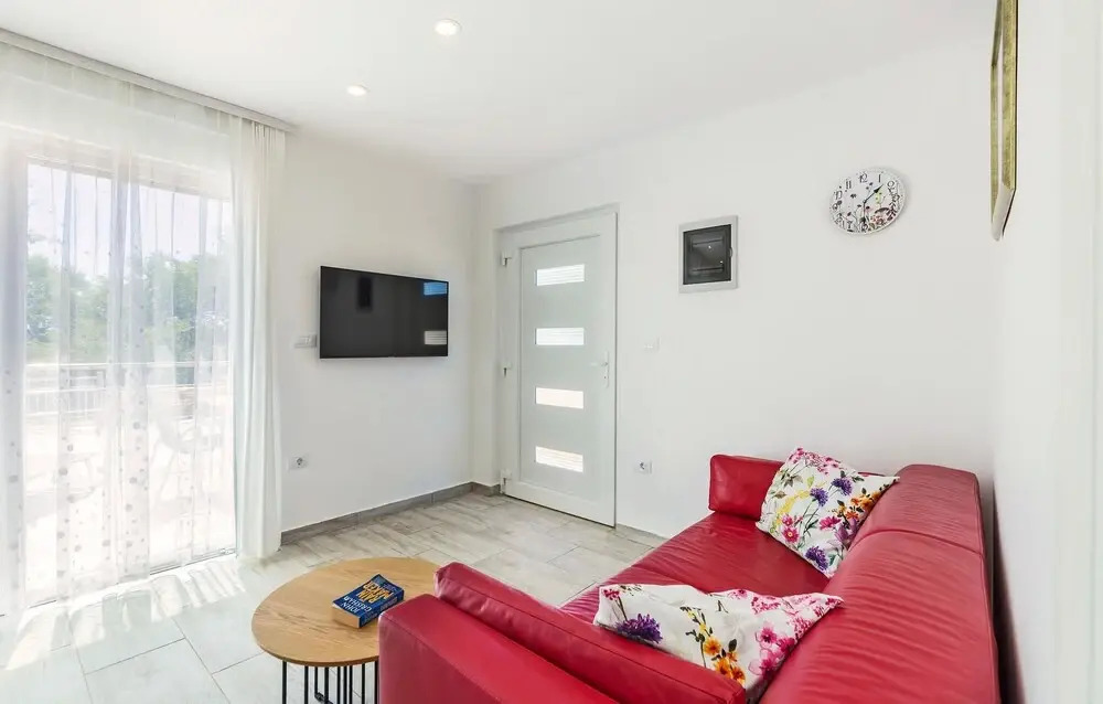 Awesome Home in Peroj With Wifi and 2 Bedrooms